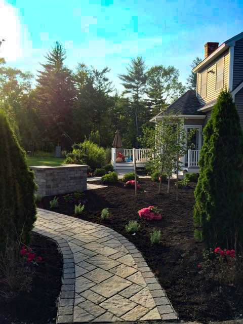 Portsmouth NH Front Yard Landscape - Walkway made with pavers