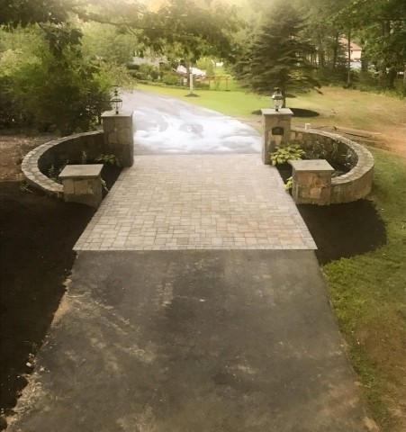 Driveway Entrance Garden - Portsmouth Landscaping